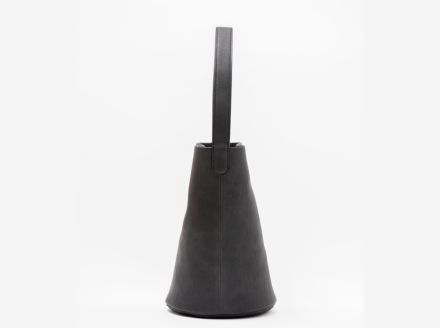 徳島で染め上げた革製品【泥染】Bag002（バケツ型バッグ）