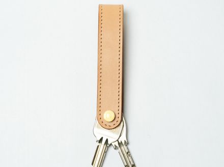 革製品に独特の個性と高級感を与える【生成】キーホルダー