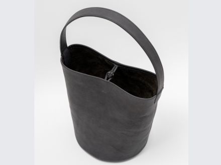 徳島で染め上げた革製品【泥染】Bag002（バケツ型バッグ）