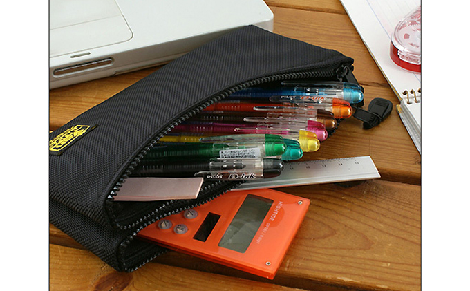 ダブルファスナーペンケース