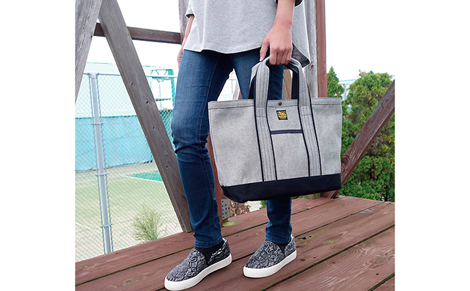 カジュアルデニムトート／サイズE　ライトデニム×ブラック