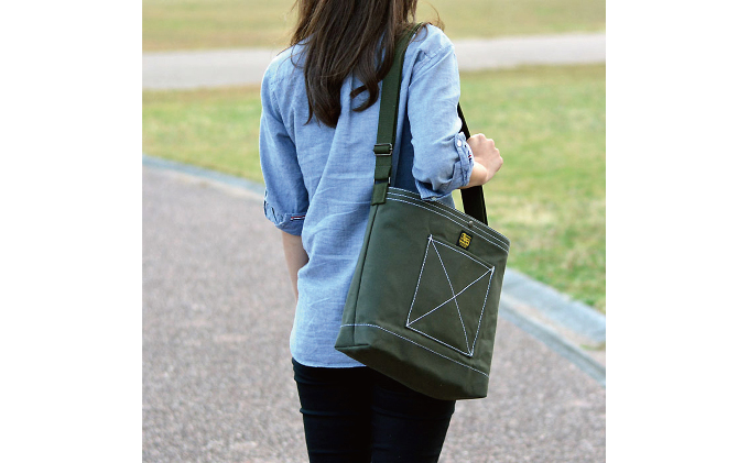 バンナイズ　帆布のクラシックショルダーA