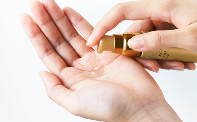 エクイタンス　モイストパワーエッセンス