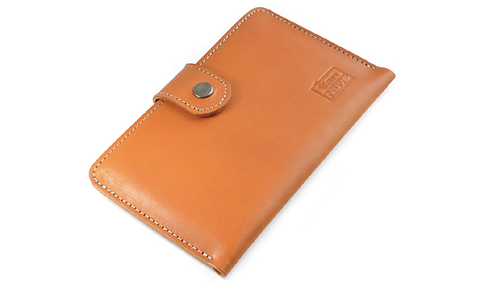 ぬめ革の通帳ケース／ストッパー付き