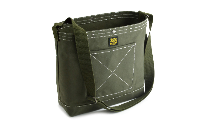 バンナイズ　帆布のクラシックショルダーA