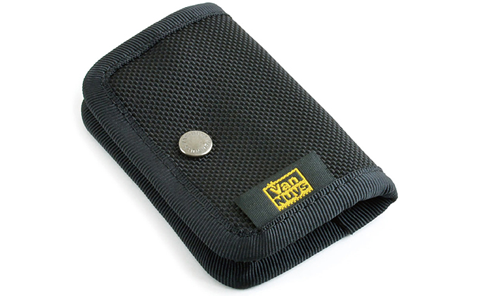 バンナイズ　大きく開いて取り出しやすい コインケース