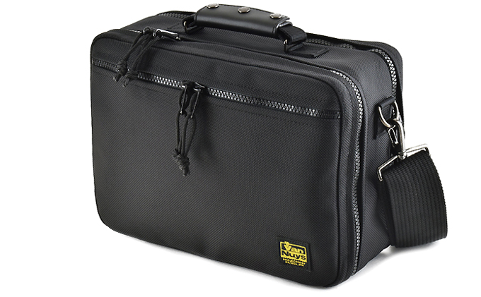 大きく開くサブバッグ／B