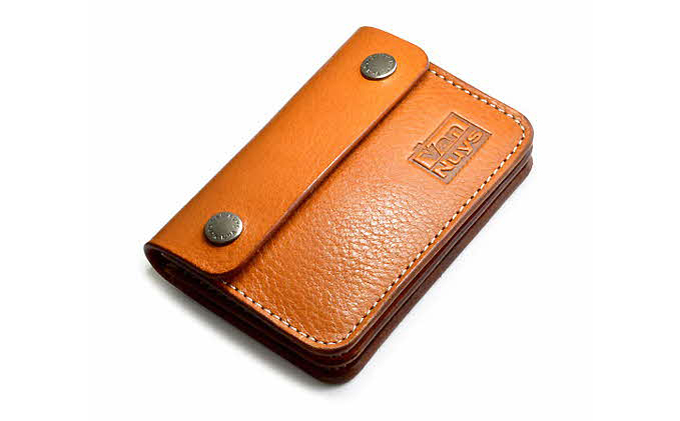 3部屋構造のワイドオープンウォレット　ビンテージキャメル