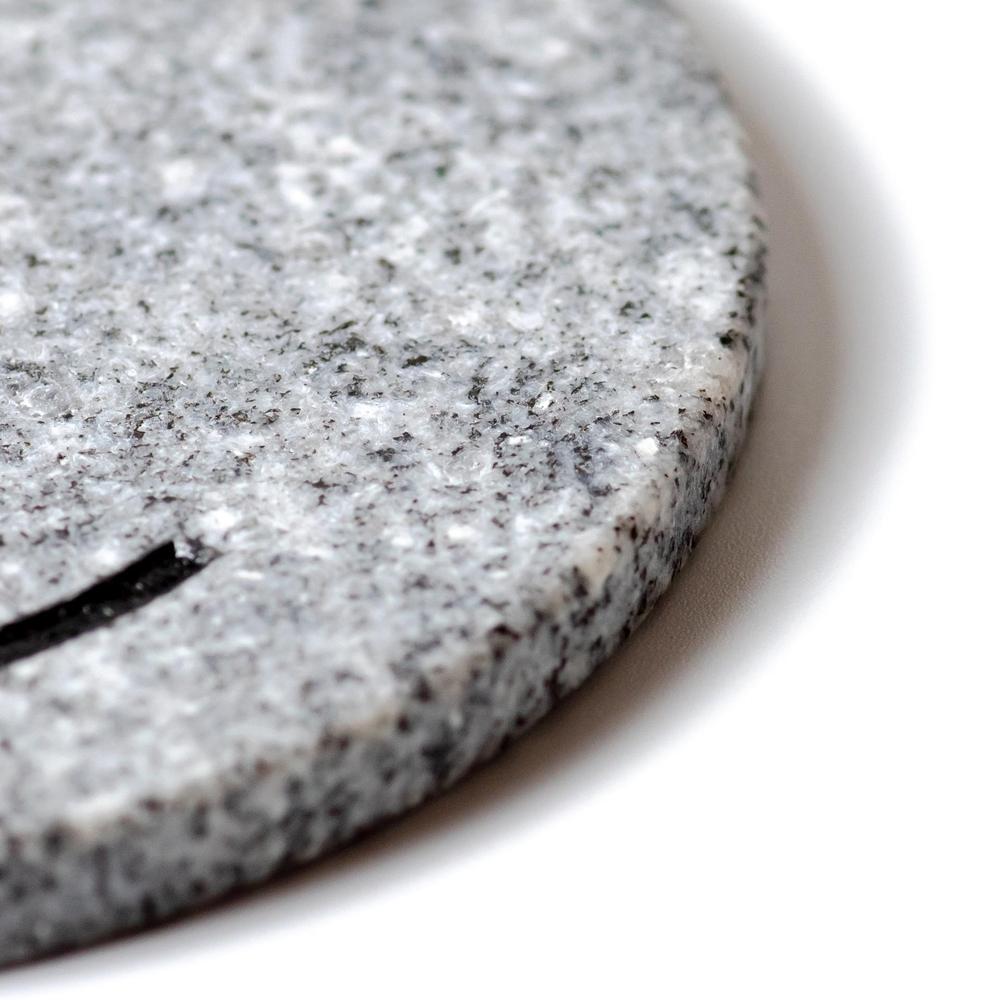 DISK I / HIMAA｜平山昌尚氏イラスト刻印の庵治石プレート