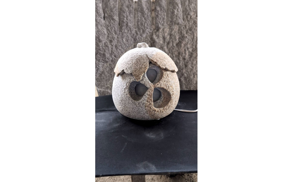 庵治石「石あかり」この実（まる型）