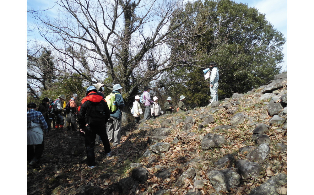 文化財専門員と行く！石清尾山古墳群（峰山地区）ガイド見学ツアー