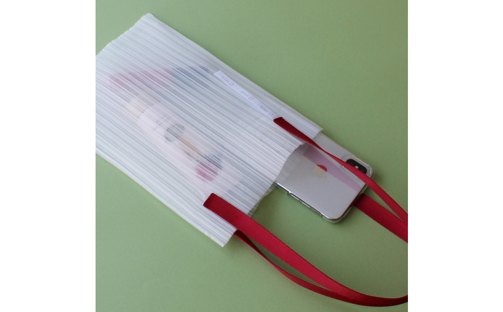 香川県産 プリーツバッグ・ストライプ・スモール［ レッド １点］軽やかで上品な透け感のあるバッグ