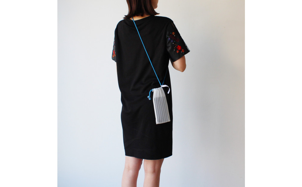 香川県産 プリーツ ポシェット・ストライプ［ ブルー １点］軽やかで上品な透け感のあるサコッシュ