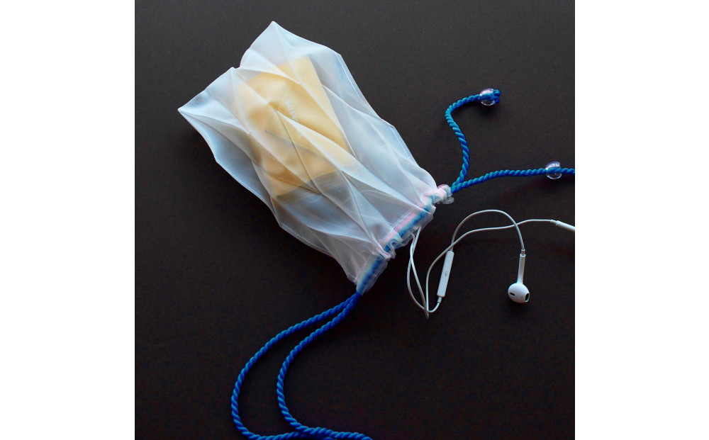 香川県産 プリーツ ポシェット・ヘリンボーン［ ブルー １点］軽やかで上品な透け感のあるサコッシュ