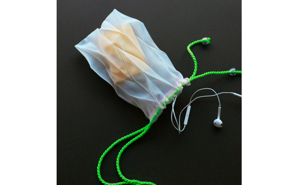 香川県産 プリーツ ポシェット・ヘリンボーン［ グリーン １点］軽やかで上品な透け感のあるサコッシュ