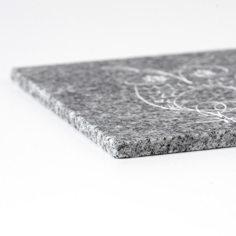 owl / Ichiro Yamaguchi｜山口一郎氏イラスト刻印の庵治石プレート