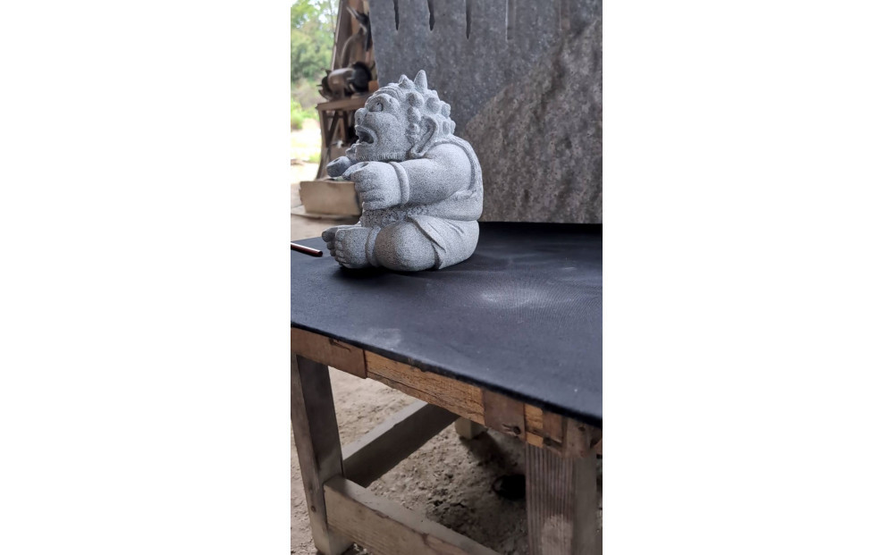 庵治石「鬼っこ」どん太