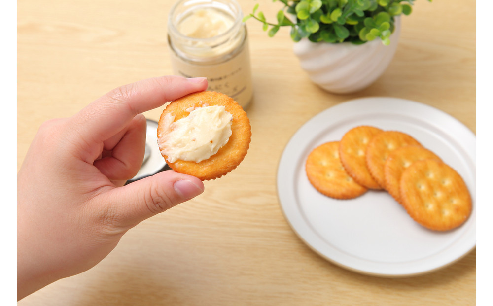 香川のにんにくクリームチーズ食べ比べギフト（白×黒）各110ｇ