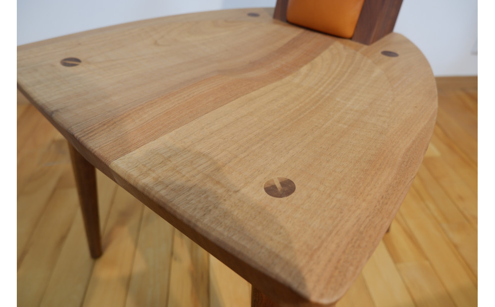 ダイニングチェア（本革キャメル）