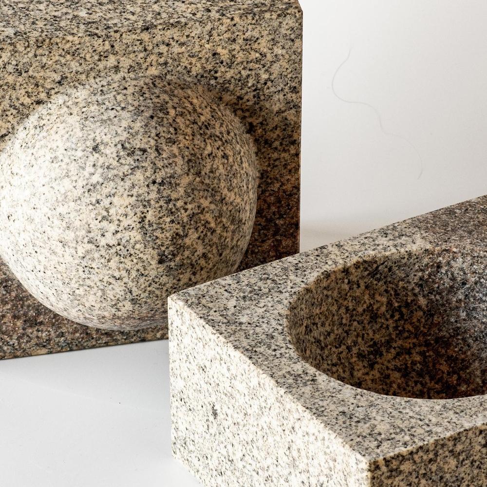 TY BOOKSTAND / sabi｜山本忠司氏デザインの庵治石ブックエンド