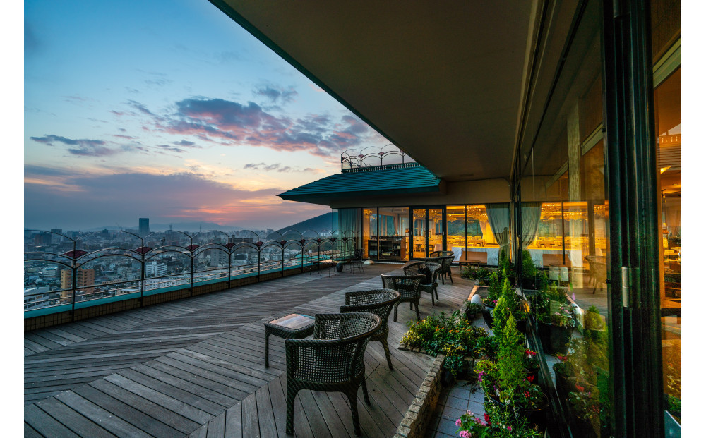 【夕凪の湯　ＨＯＴＥＬ花樹海】平休日1泊2食付 ペア宿泊券《岩露天風呂付和室》