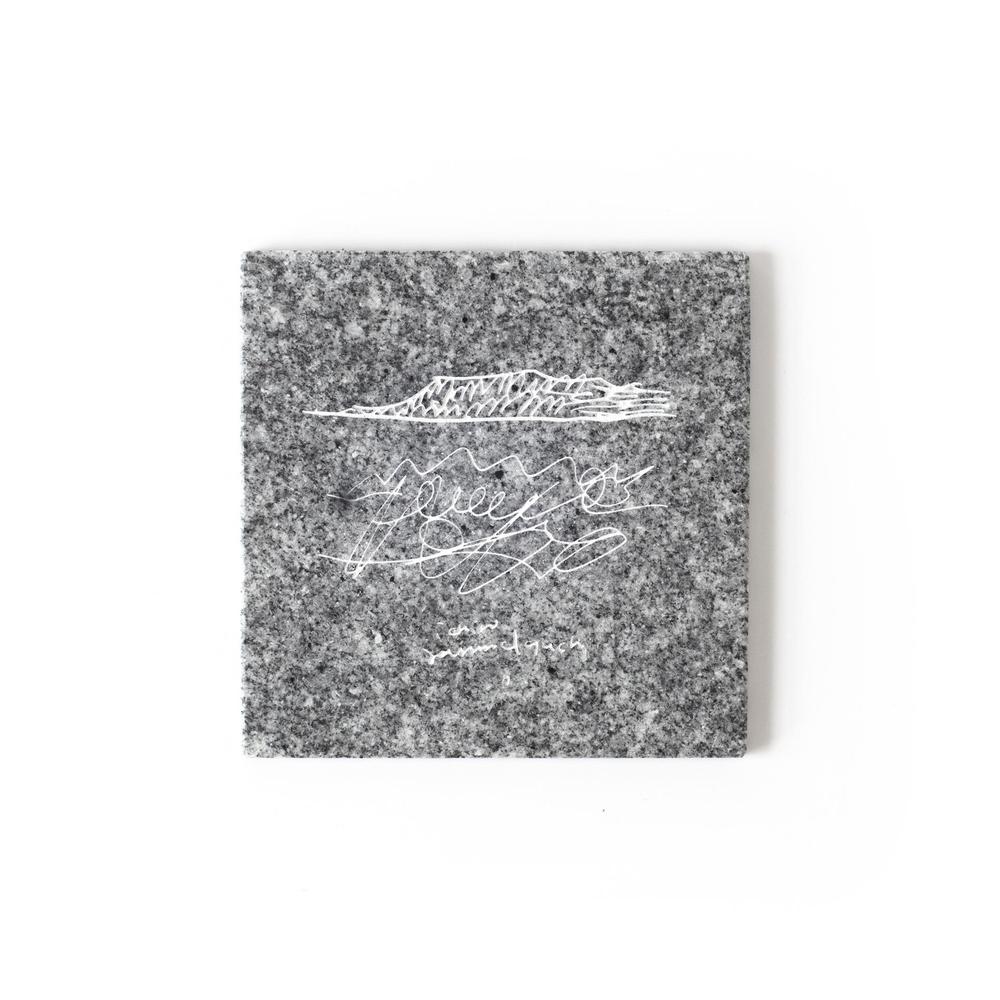 屋島 / Ichiro Yamaguchi｜山口一郎氏イラスト刻印の庵治石プレート