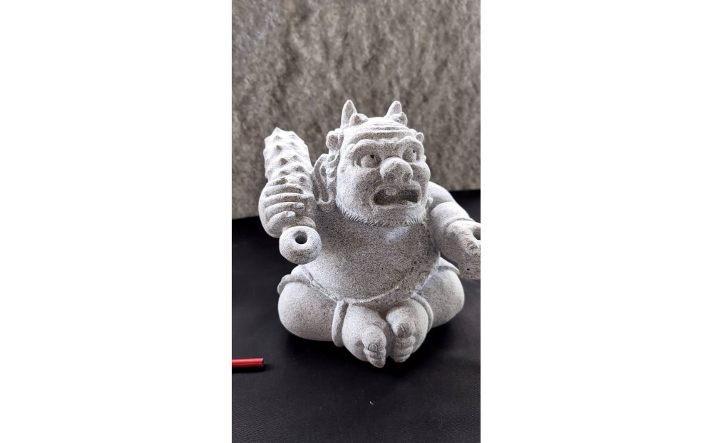 庵治石「鬼っこ」どん太