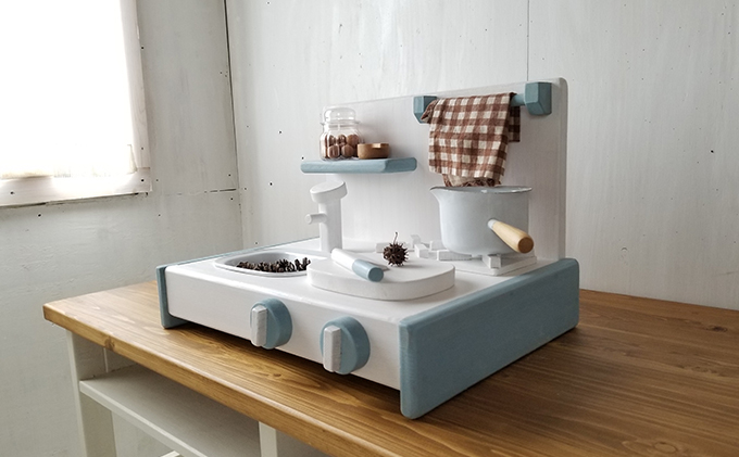 木のおままごとキッチン　卓上（背面あり） しろ色×そら色