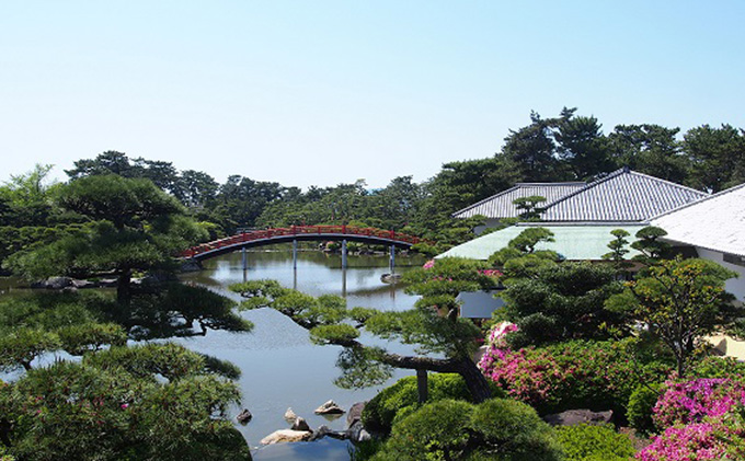 中津万象園入園・丸亀美術館入館・懐風亭「京極御膳」セット（ペアチケット）