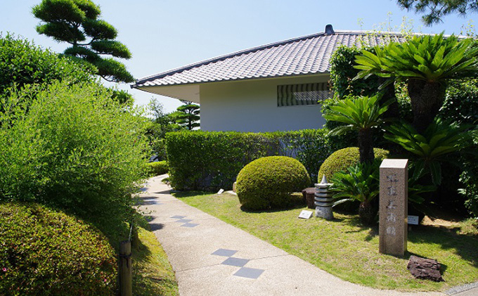 中津万象園入園・丸亀美術館入館・懐風亭「京極御膳」セット（ペアチケット）