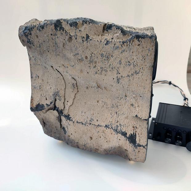 サヌカイト原石スピーカーPN114