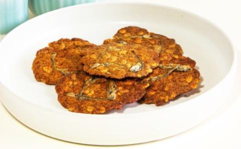 手軽にカルシウム　いりこのおつまみ