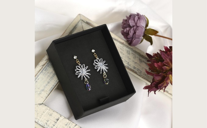 水引ピアス・銀（スワロフスキー付）