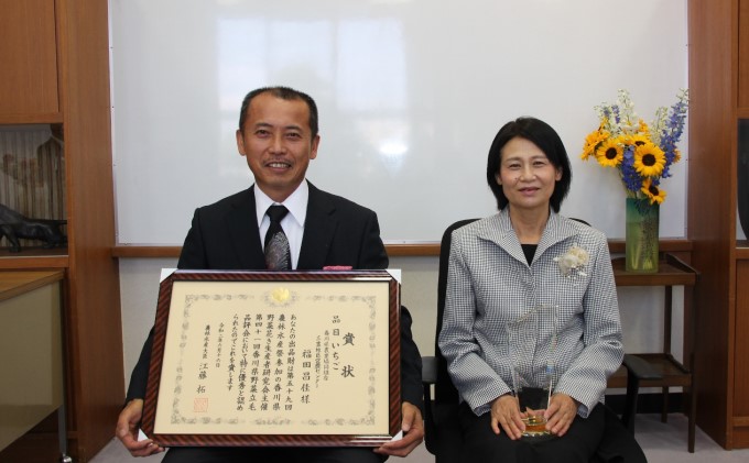 福田さんちのイチゴ(さぬきひめ) 3L サイズ 800g以上 ギフトボックス２箱【配送不可：北海道、沖縄県、離島エリア】苺 農園直送 いちご採れたて直送