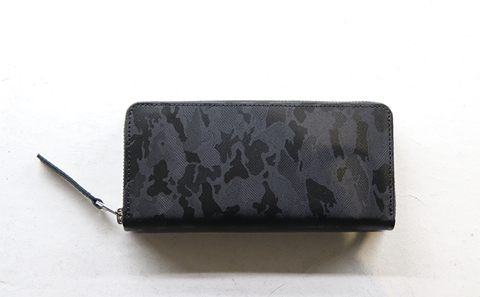 【裏地イエロー】型押しカモフラレザーのラウンドウォレット