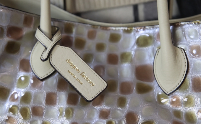 大人気 A4マザーズバッグ【改】高級ステンドグラス風レザー 日本製　オーク