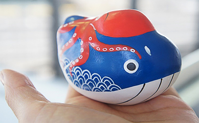 【 小豆島 】張り子　たこくじら