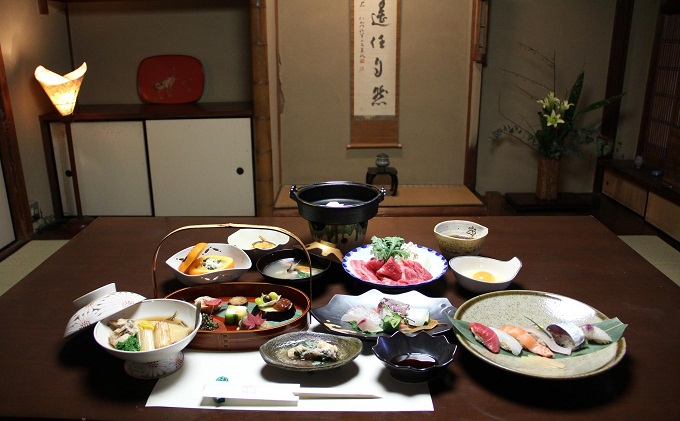 【一棟貸の町家「古街の家」】「料亭公楽」特選料理付宿泊プラン