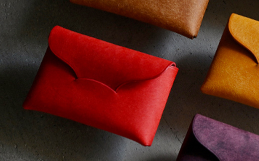 封筒のような プエブロレザーの名刺も入るシームレスカードケース 【パパベロ （赤系）】 F5J-1035