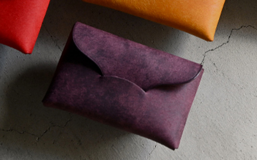 封筒のような プエブロレザーの名刺も入るシームレスカードケース 【プルーニャ（パープル系）】 F5J-1038