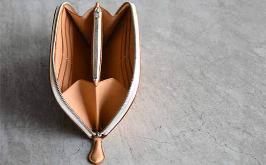 ロングサイズのラウンドファスナーウォレット （ナチュラル） F5J-1042