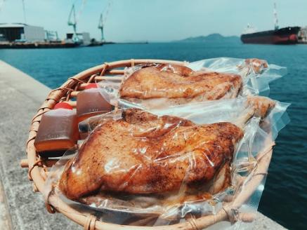 骨付鳥つぼ屋　おやどり　４本セット　とりの旨味を凝縮したチキンオイル付【H-26】