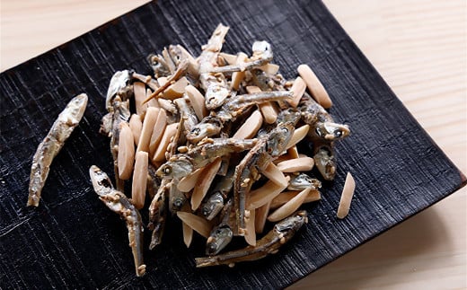 瀬戸内海産手作りアーモンド小魚（大袋）【4袋】（895）