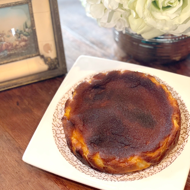 バスクチーズケーキ(愛果コンフィチュール入り・グルテンフリー)　１５cm 【受注生産】 バスクチーズケーキ　15cm