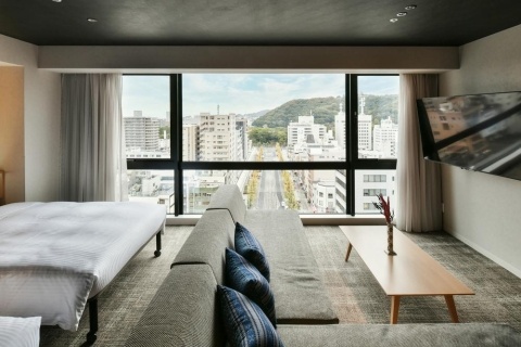 【レフ松山市駅 by ベッセルホテルズ】 プレミアムルーム宿泊券　大人1～4名様　朝食付