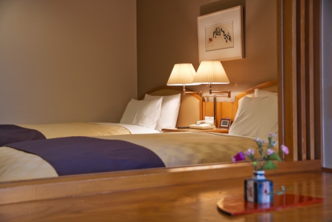 【道後温泉】ふなや 和室又は和洋室ペア宿泊券