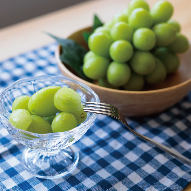 【2026年発送分先行予約】 秀品 シャインマスカット 約2kg ( 4 ~ 6房 ) ぶどう 葡萄 マスカット フルーツ 果物 冷蔵 数量限定 おすすめ 愛媛県産 松山市 旬 高級 プレゼント