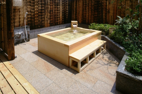 【道後温泉】道後舘 露天風呂付客室ペア宿泊券（1泊2日2食付）