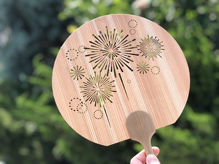 ＜花火＞愛媛の杉を使った木の透かしうちわ