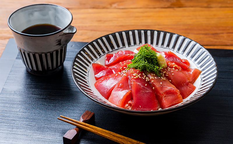 【2026年4月22日発送】本マグロ ブロック 4.8～5.5kg 媛まぐろ ダイニチ マグロ 赤身 中トロ 大トロ 部位 指定不可 マグロ 国産マグロ 養殖マグロ 養殖本マグロ クロマグロ 鮪 刺身 漬け ネギトロ アレンジ可 人気 海鮮 海の幸 魚 魚介 産地直送 数量限定 国産 愛媛 宇和島 D130-031003-260422